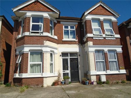 1 Bedroom Flat / Apartment - Atherley Road, Southampton - Photo 4