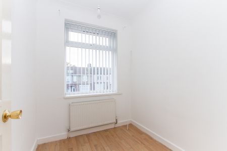 3 Bed Terraced House, Burnaby Road, CV6 - Photo 4