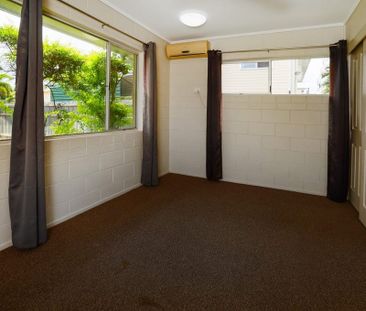 33 Merryl Street, Rasmussen QLD 4815 - House For Rent | Domain - Photo 5