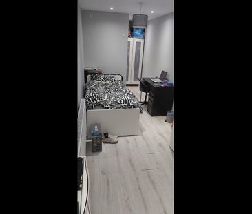 Studio Flat, Andrews Close, HA1 - Photo 3