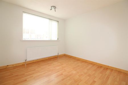 28 Downshire Road, - Photo 4