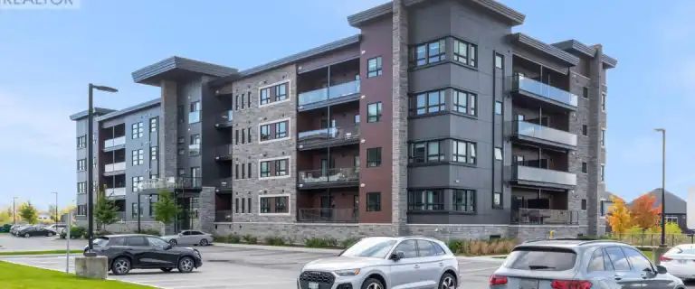 408 - 118 SUMMERSIDES BOULEVARD | 408 - 118 SUMMERSIDES BOULEVARD, Pelham - Photo 1