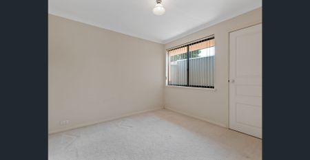 Spacious 3-Bedroom Home with Chef’s Kitchen in Prime Locatio - Photo 3