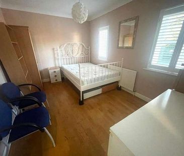 Upton Park, Slough, SL1 - Photo 2