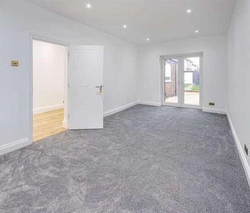 Bramley Road, N14 - Photo 2