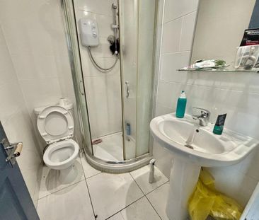 1 bedroom house of multiple occupation to rent - Photo 6