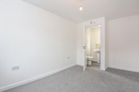 3 bedroom semi-detached house to rent - Photo 4