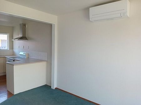 Flat In Riccarton Available - Photo 3