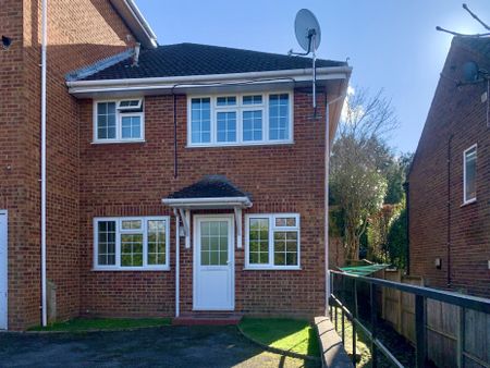 Eskdale Avenue, Chesham - Photo 3