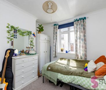 4 bedroom terraced house to rent - Photo 3