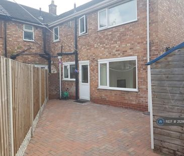 2 bedroom end of terrace house to rent - Photo 1