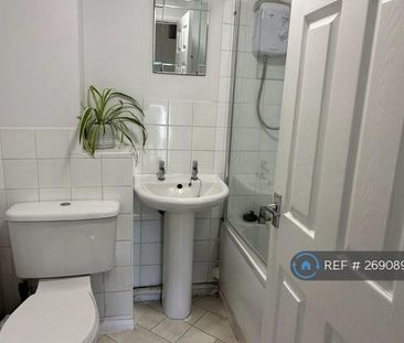 2 bedroom semi-detached house to rent - Photo 4