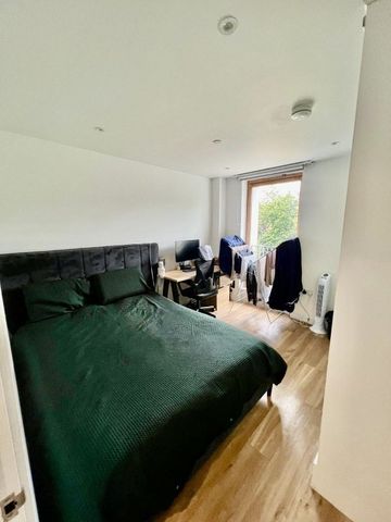 2 Bed Flat, Gorleston Street, W14 - Photo 2