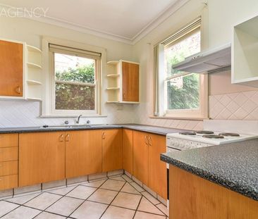 90 Warrendine Street - Photo 2