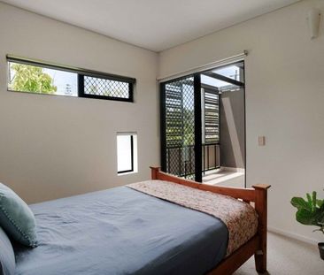 Top Floor Apartment at Fairfield - Photo 2