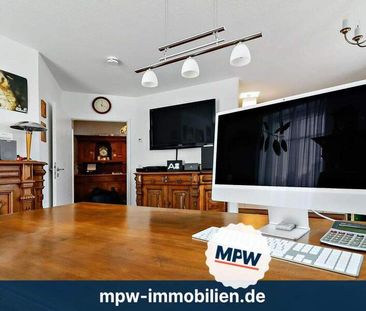 Top-Lage - Stilvolle Wohnung mit Erker und halboffener Küche - Foto 1