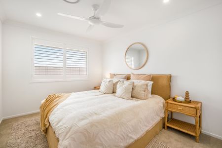 Experience the ultimate in coastal waterfront living - Photo 5