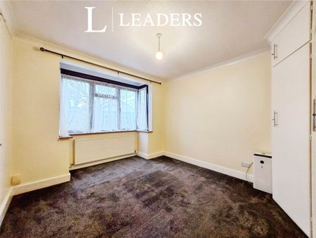 2 bedroom bungalow to rent North Crescent, SS2 - Photo 3