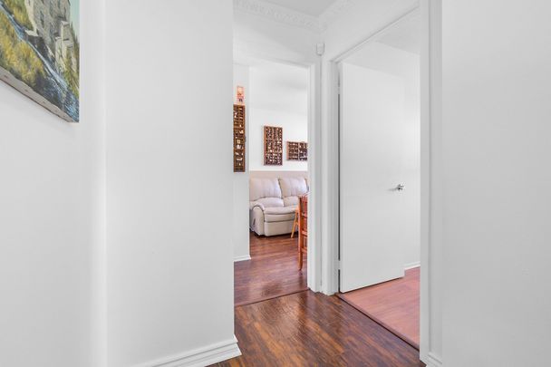 For Lease - 260 Brittany Drive Unit# 103, Manor Park - Cardinal Glen and Area, Ontario - Photo 1