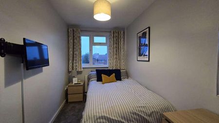 Chertsey Close, LU2 - Photo 4