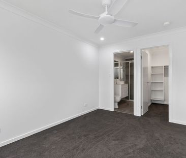 Modern Comfort Meets Lifestyle Convenience in Coomera - Photo 5