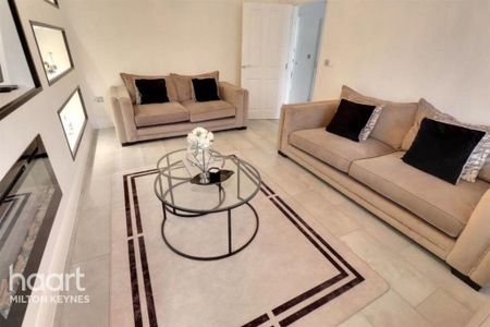 4 bedroom detached house to rent - Photo 2