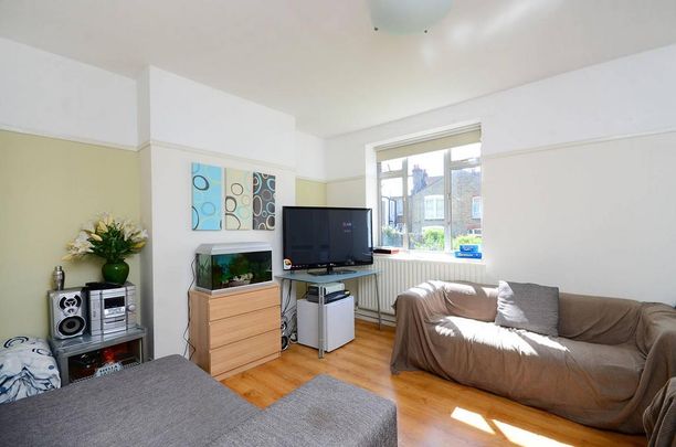4 bedroom flat to rent - Photo 1