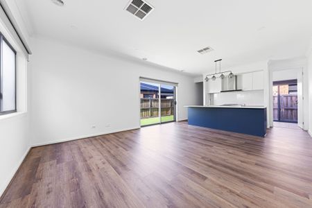 The perfect family lifestyle, with all key amenities right at your doorstep. - Photo 2