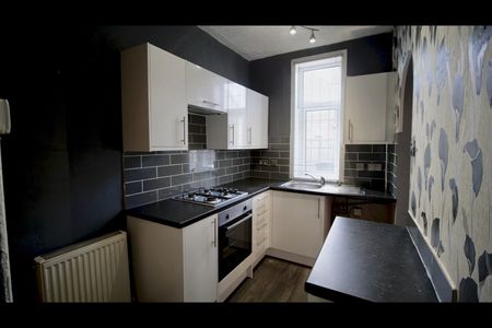 2 Bed End Terrace, Ilford Street, LS27 - Photo 4