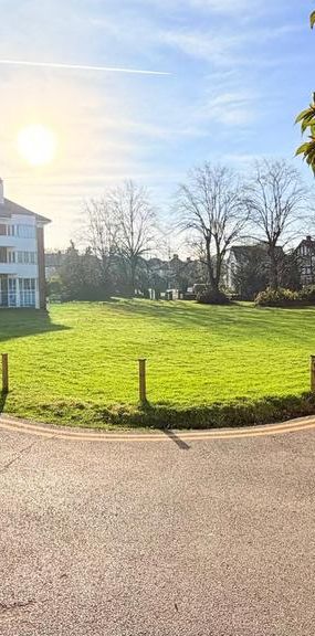 3 bedroom flat to rent - Photo 2