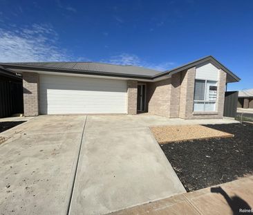 Modern Family Living in the Heart of Munno Para West! - Photo 4