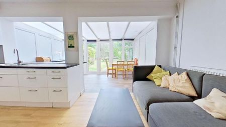 4 bedroom terraced house to rent - Photo 2