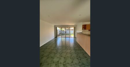 Ideal Family Home - Photo 3