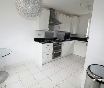 Semi-detached house to rent on - Photo 6