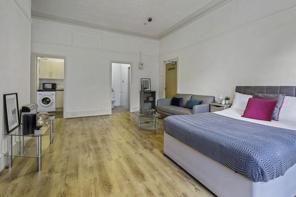 1 bedroom flat to rent - Photo 1