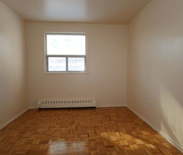 For Lease - 33 Central Parkway Unit# 203, Mississauga, Ontario - Photo 3