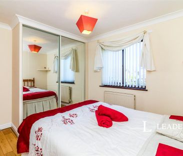 4 bedroom detached house to rent - Photo 3