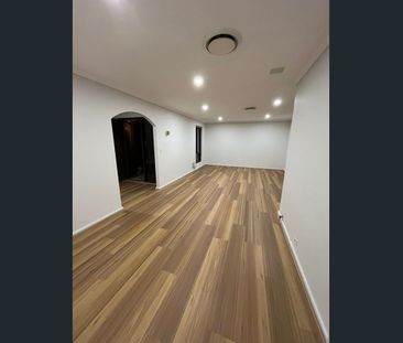 4X2 Newly Renovated Throughout – Spacious Booragoon Living - Photo 2