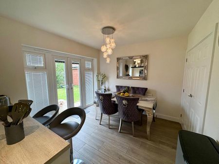 4 bedroom detached house to rent - Photo 4