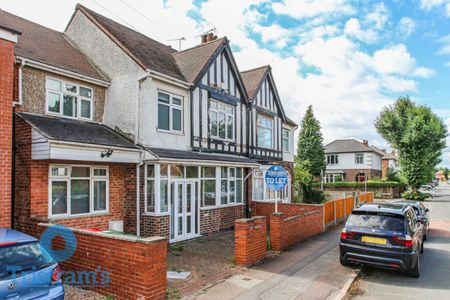 5 bed Semi-Detached House for Rent - Photo 5