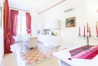 Center-Historic Jewish Quarter: Elegant apartment situated in beautiful Palazzo Nobiliare. Entrance, spacious living with original wood frescoed ceilings, large modern dining and kitchen, 4 bedrooms, 4 Baths, small terrace. #1527