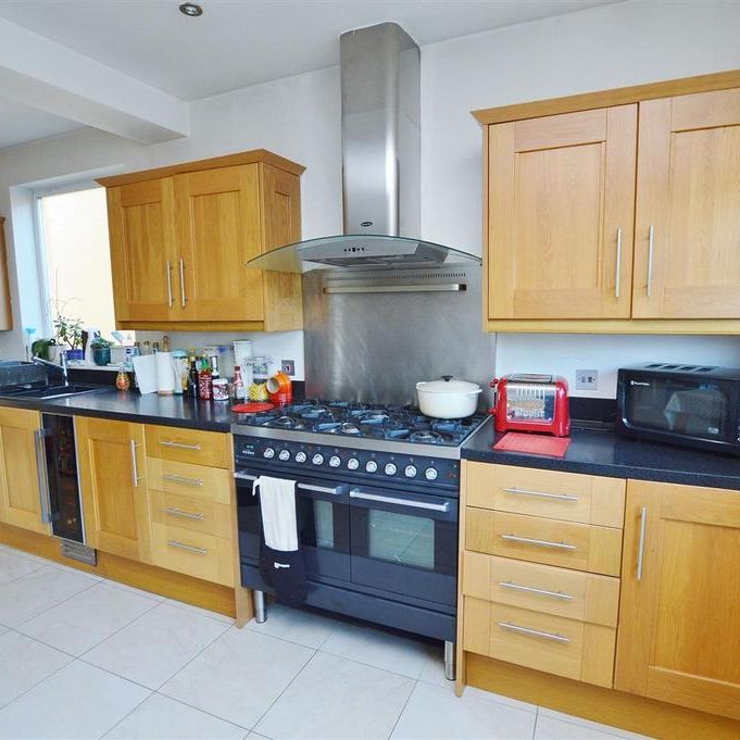 3 bedroom semi-detached house to rent - Photo 1