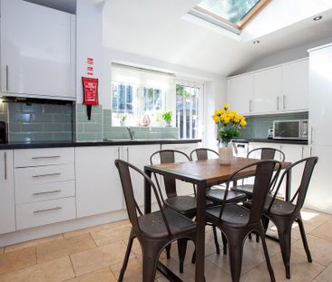 6 bedroom terraced house to rent - Photo 2