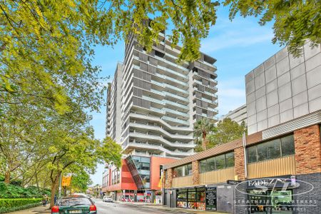 Stylish Apartment in the Heart of Burwood - Photo 4