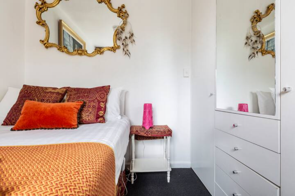 1/25 Foam Street, Elwood, VIC 3184 - Photo 1