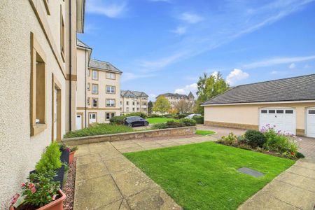 3 bedroom flat to rent - Photo 4