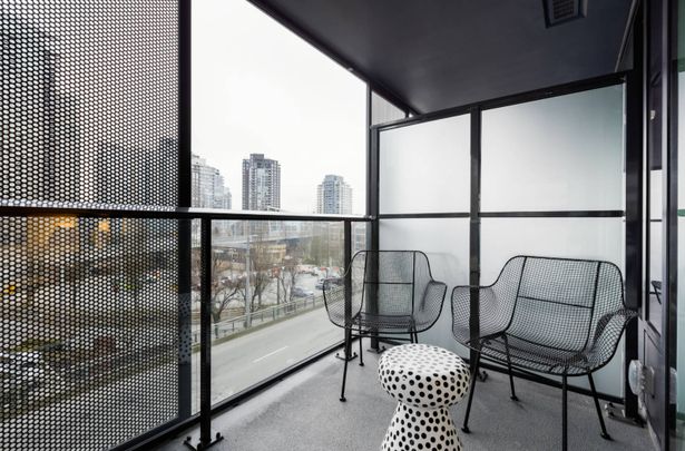 1333 Howe Street Studio - Photo 1