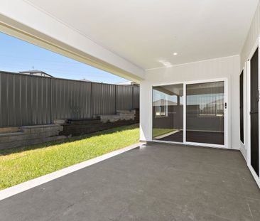 MERRY XMAS - 1 WEEK RENT FREE ON THIS STUNNING BRAND NEW UPGRADED F... - Photo 5