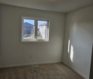 For Lease - 29 Whelan Court, Thorold, Ontario - Photo 6