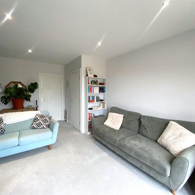 2 Bedroom Terraced To Let - Photo 1